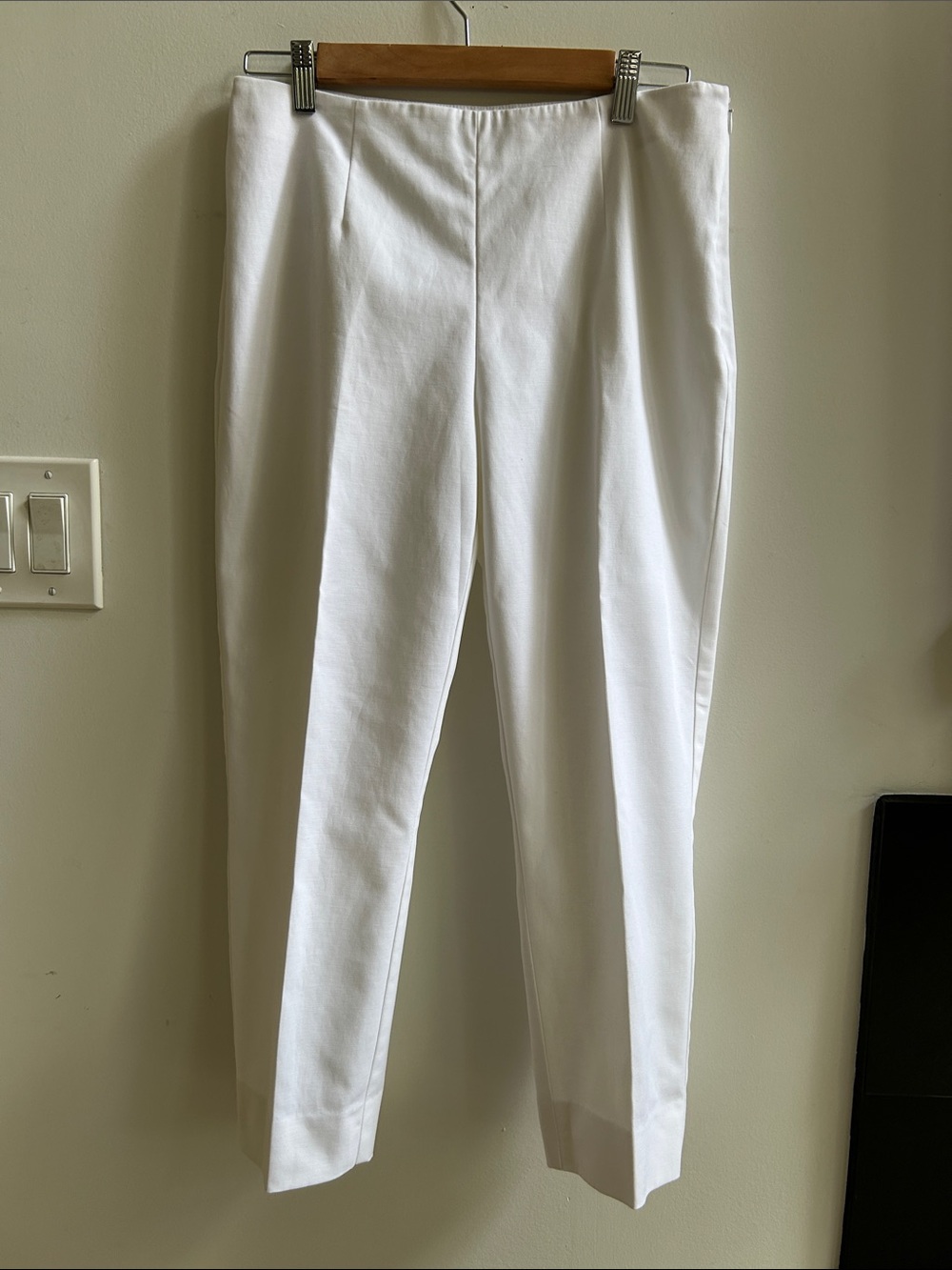 TAHARI White Tailored Chinos | Size 8